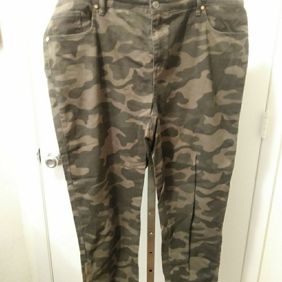 Chico's Pants - Chico's Black Label Camo pants